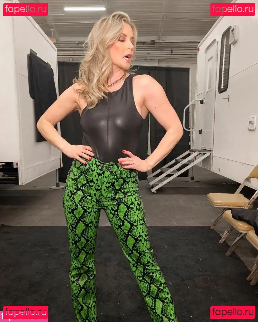 Renee Paquette Onlyfans Photo Gallery 