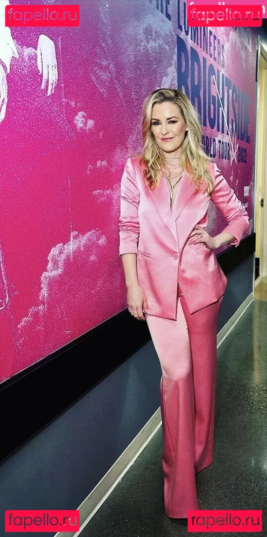 Renee Paquette Onlyfans Photo Gallery 