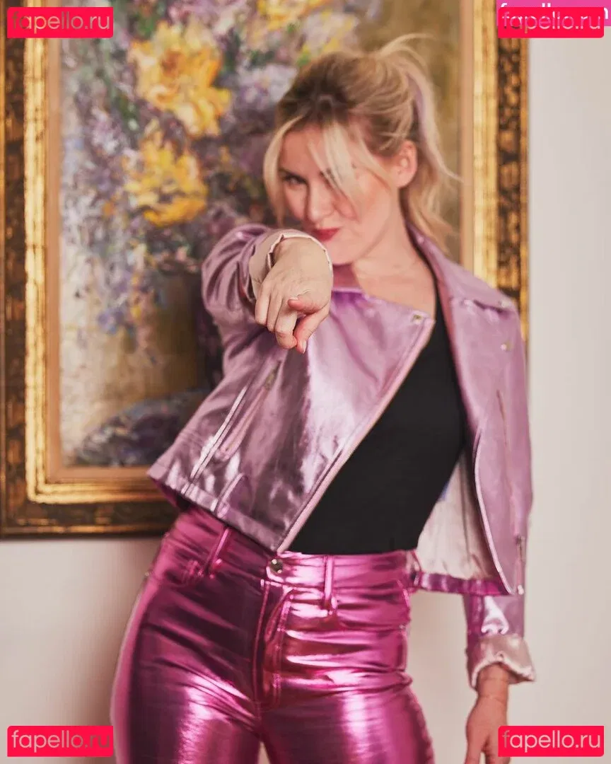 Renee Paquette Onlyfans Photo Gallery 