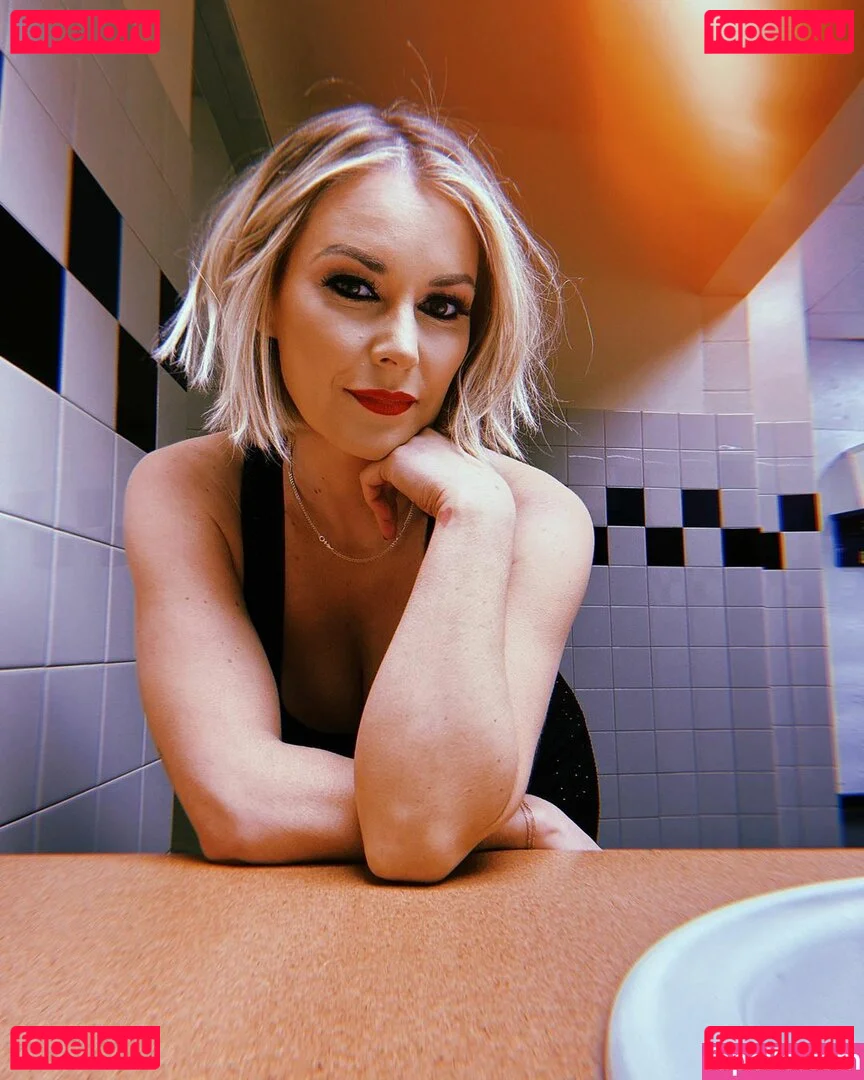 Renee Paquette Onlyfans Photo Gallery 