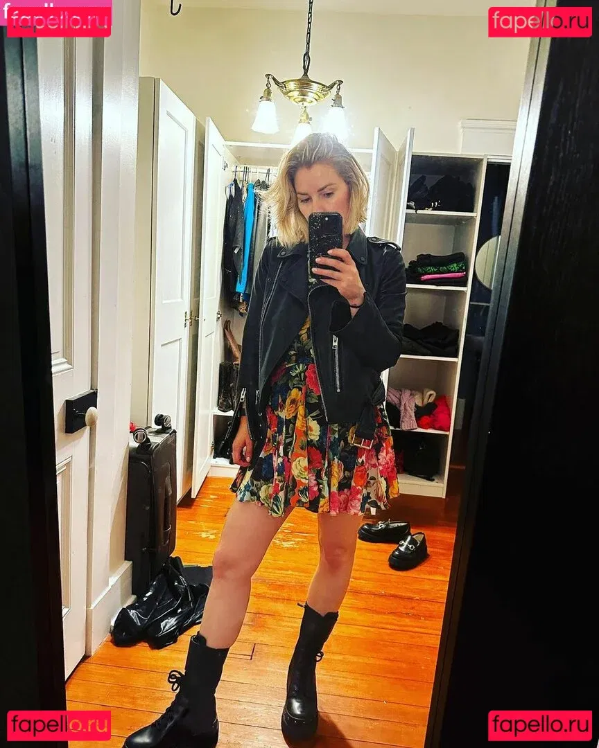 Renee Paquette Onlyfans Photo Gallery 