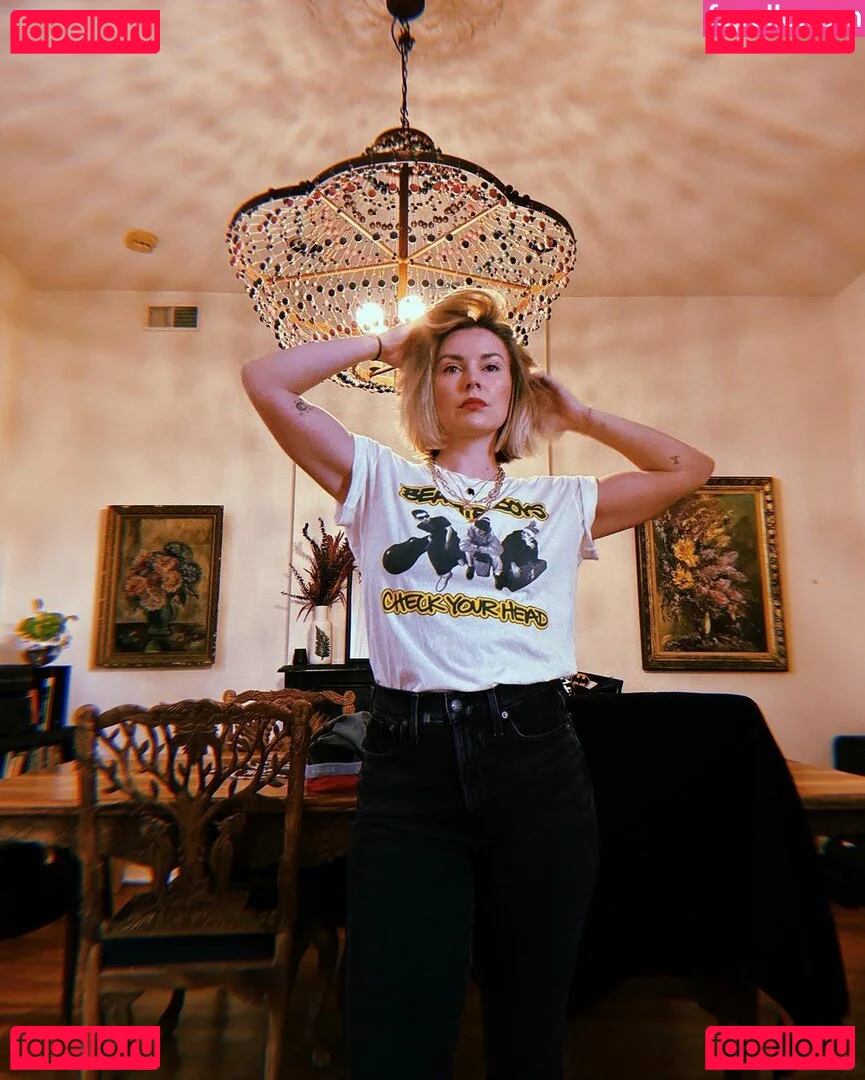 Renee Paquette Onlyfans Photo Gallery 