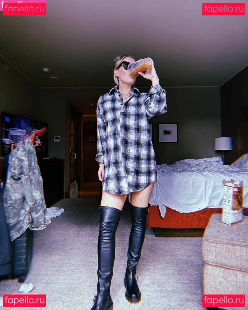 Renee Paquette Onlyfans Photo Gallery 