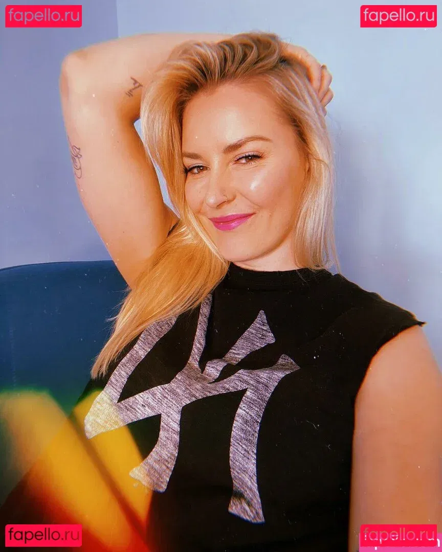 Renee Paquette Onlyfans Photo Gallery 