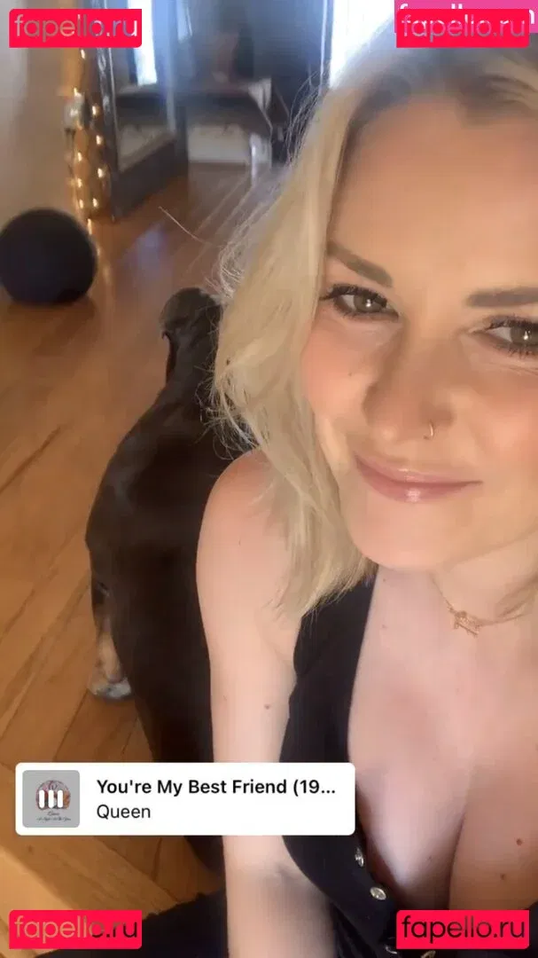 Renee Paquette Onlyfans Photo Gallery 