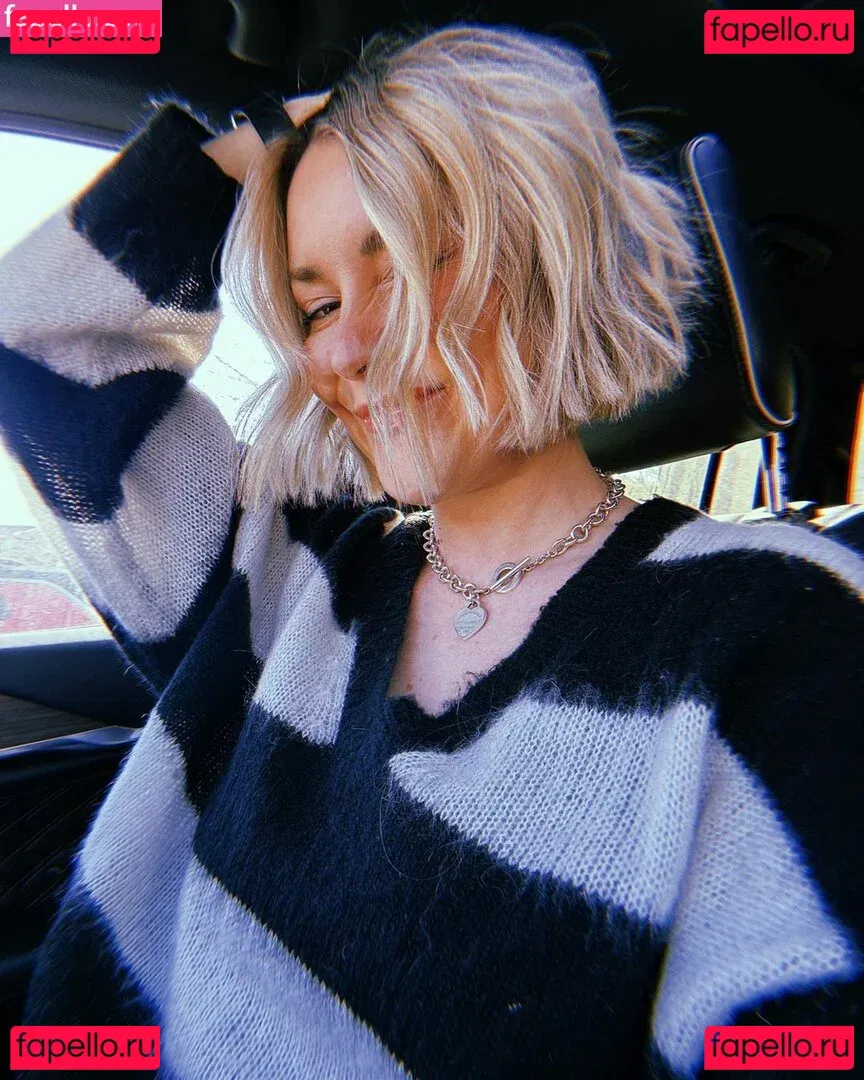 Renee Paquette Onlyfans Photo Gallery 