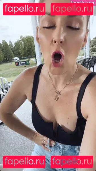 Renee Paquette Onlyfans Photo Gallery 