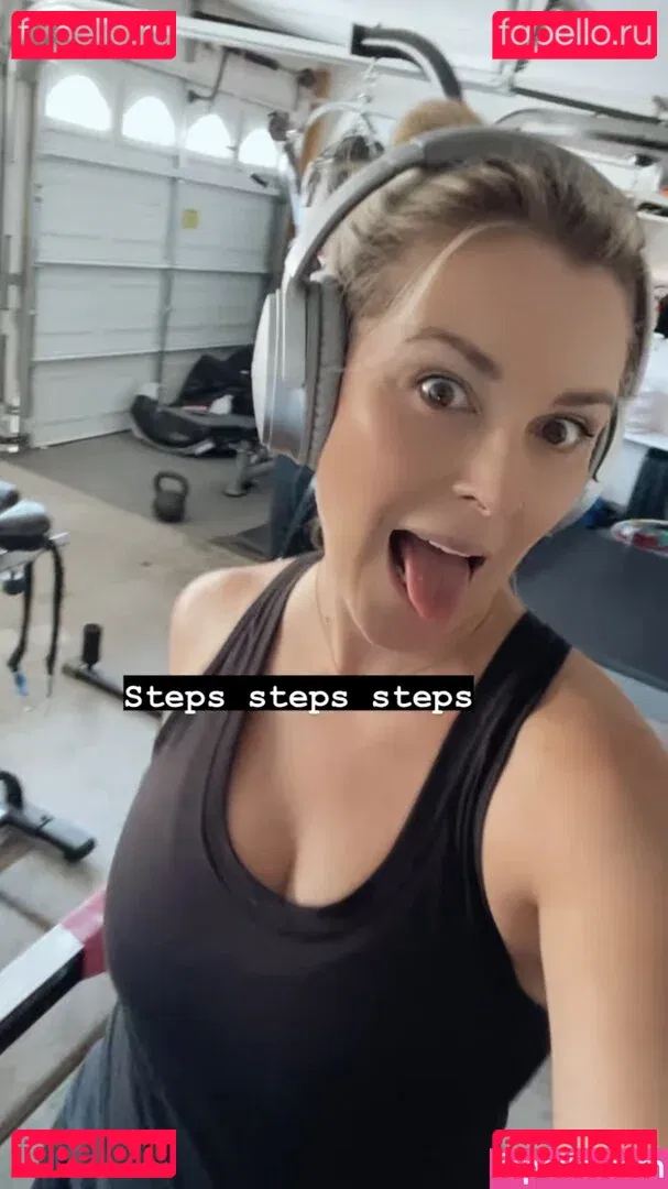 Renee Paquette Onlyfans Photo Gallery 