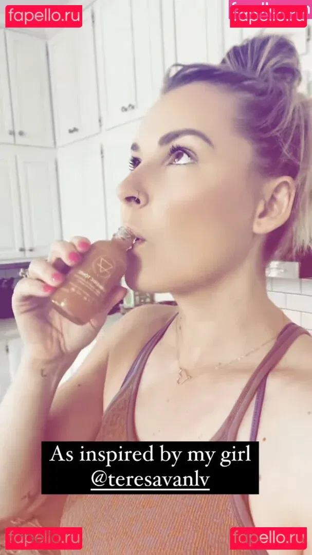 Renee Paquette Onlyfans Photo Gallery 