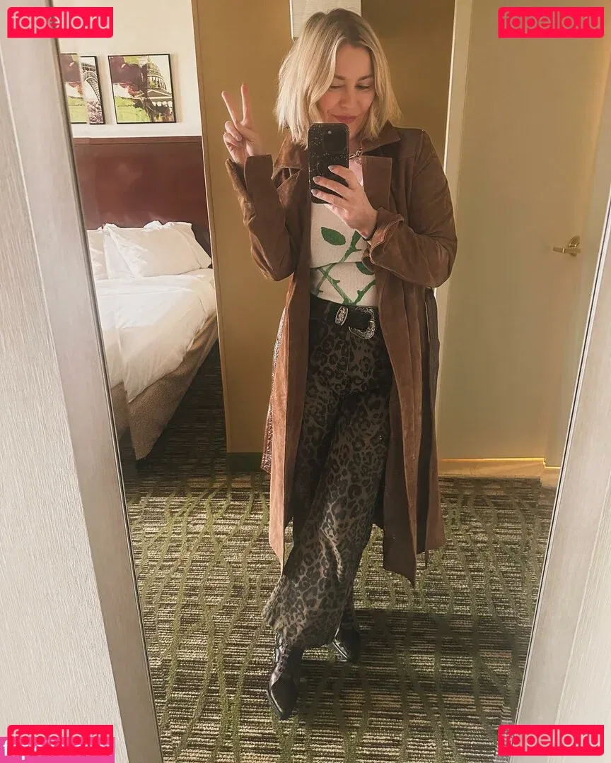 Renee Paquette Onlyfans Photo Gallery 