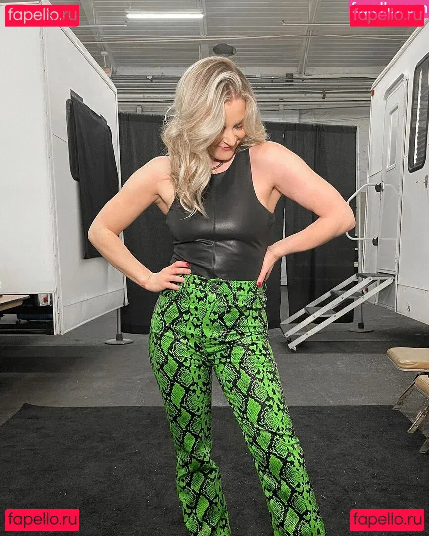 Renee Paquette Onlyfans Photo Gallery 