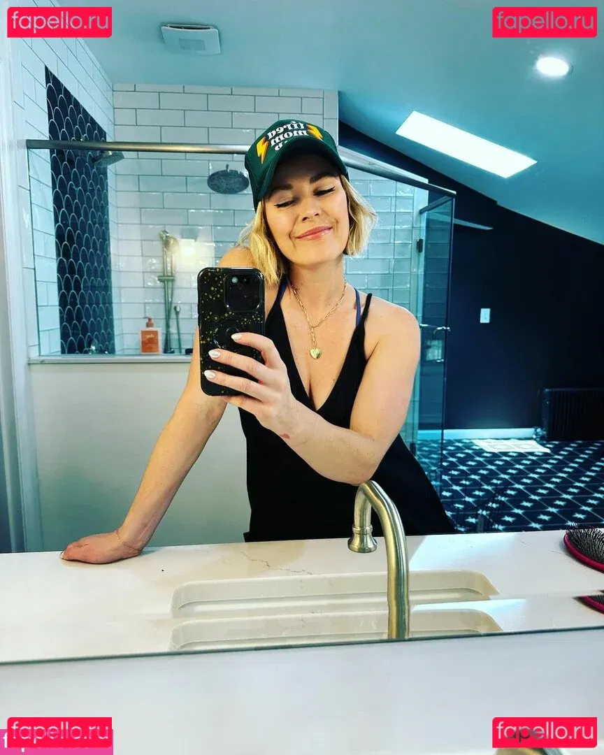 Renee Paquette Onlyfans Photo Gallery 