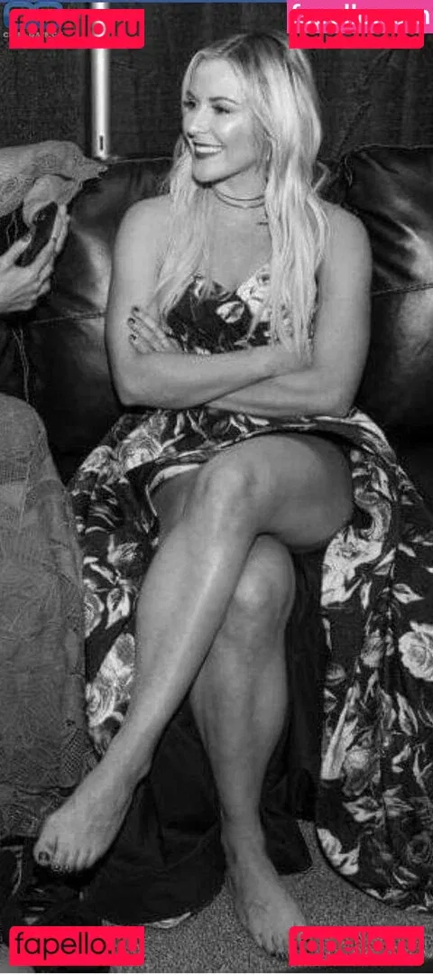 Renee Paquette Onlyfans Photo Gallery 