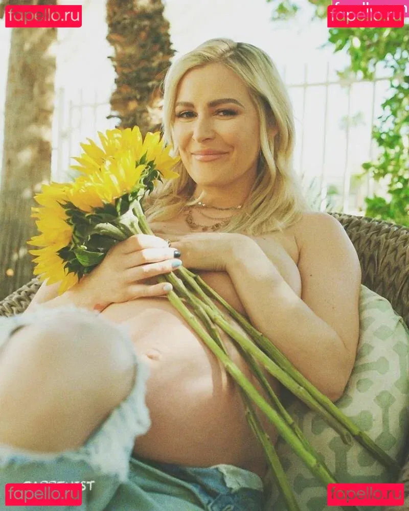 Renee Paquette Onlyfans Photo Gallery 