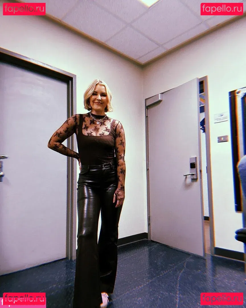 Renee Paquette Onlyfans Photo Gallery 