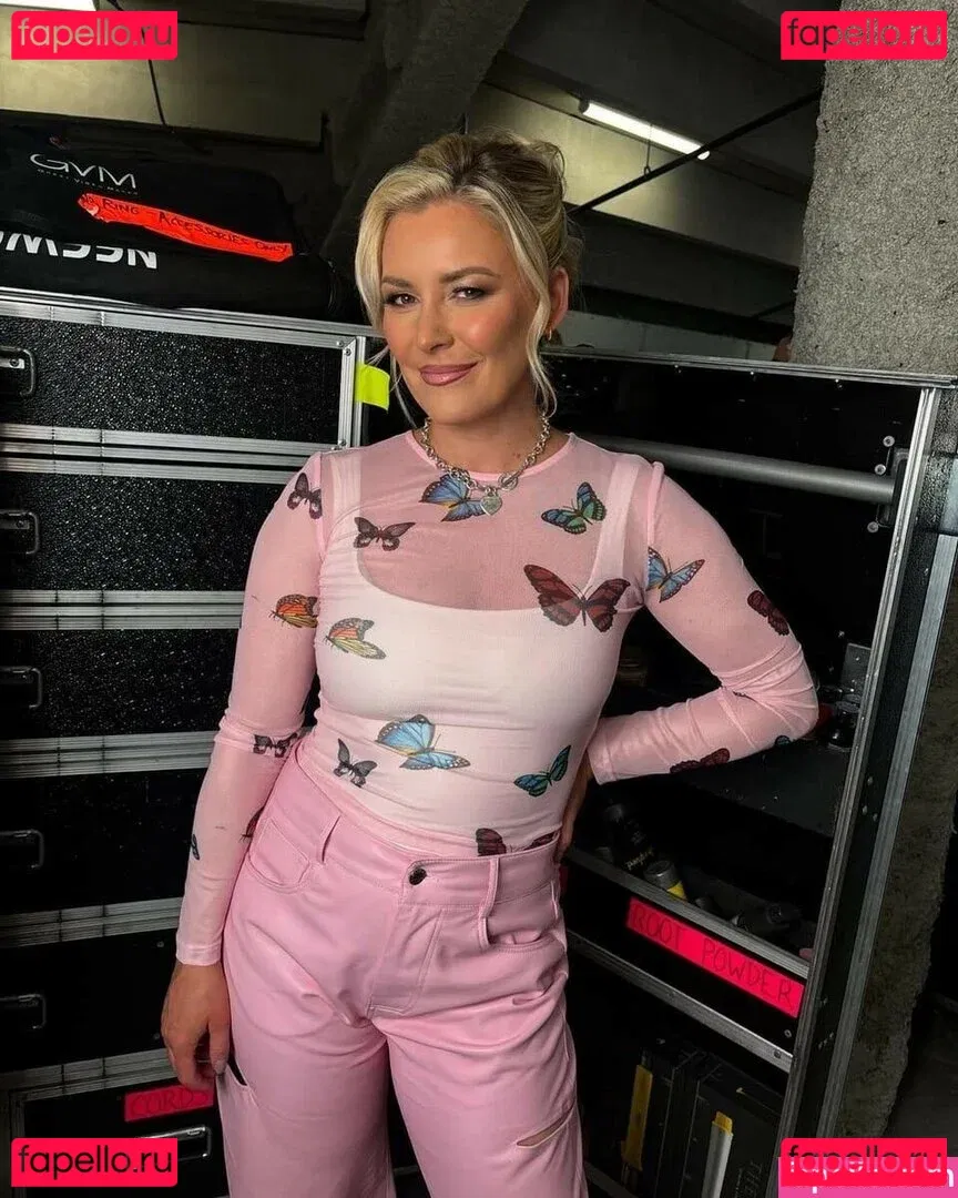 Renee Paquette Onlyfans Photo Gallery 