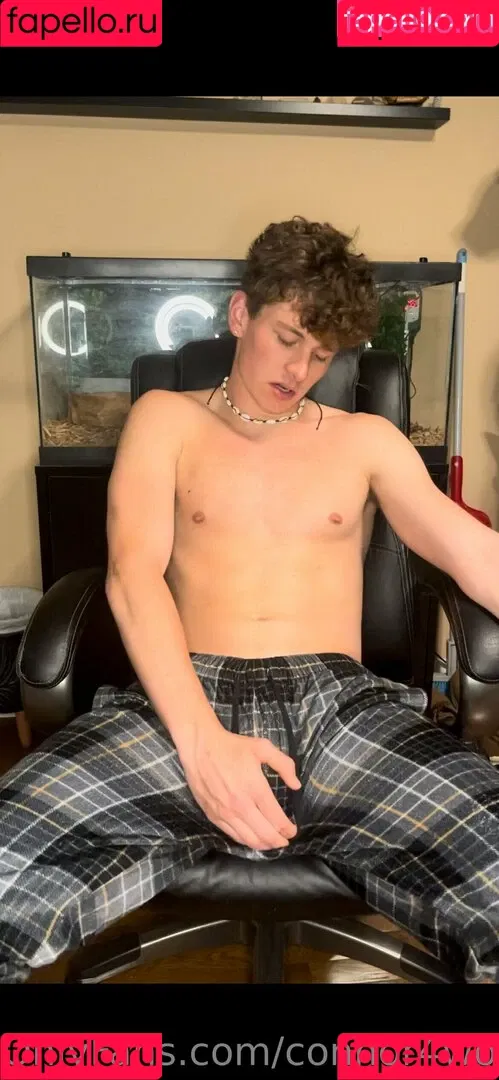connor4woods Onlyfans Photo Gallery 