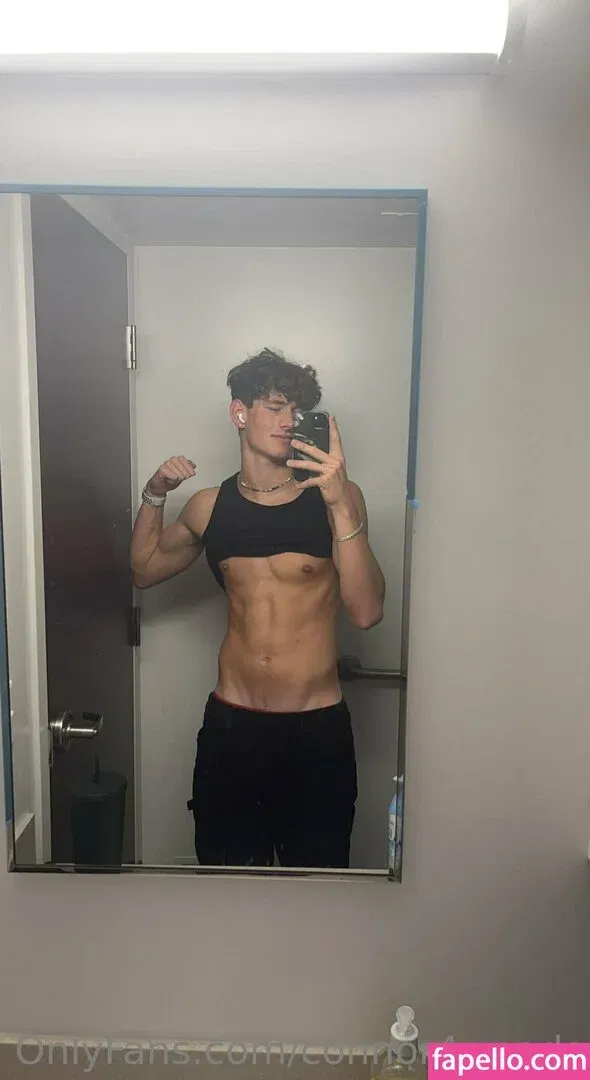 connor4woods Onlyfans Photo Gallery 