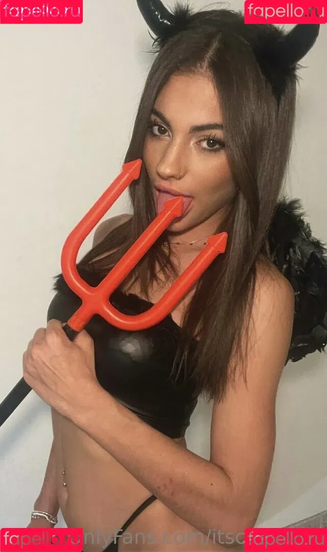 itscapucine Onlyfans Photo Gallery 