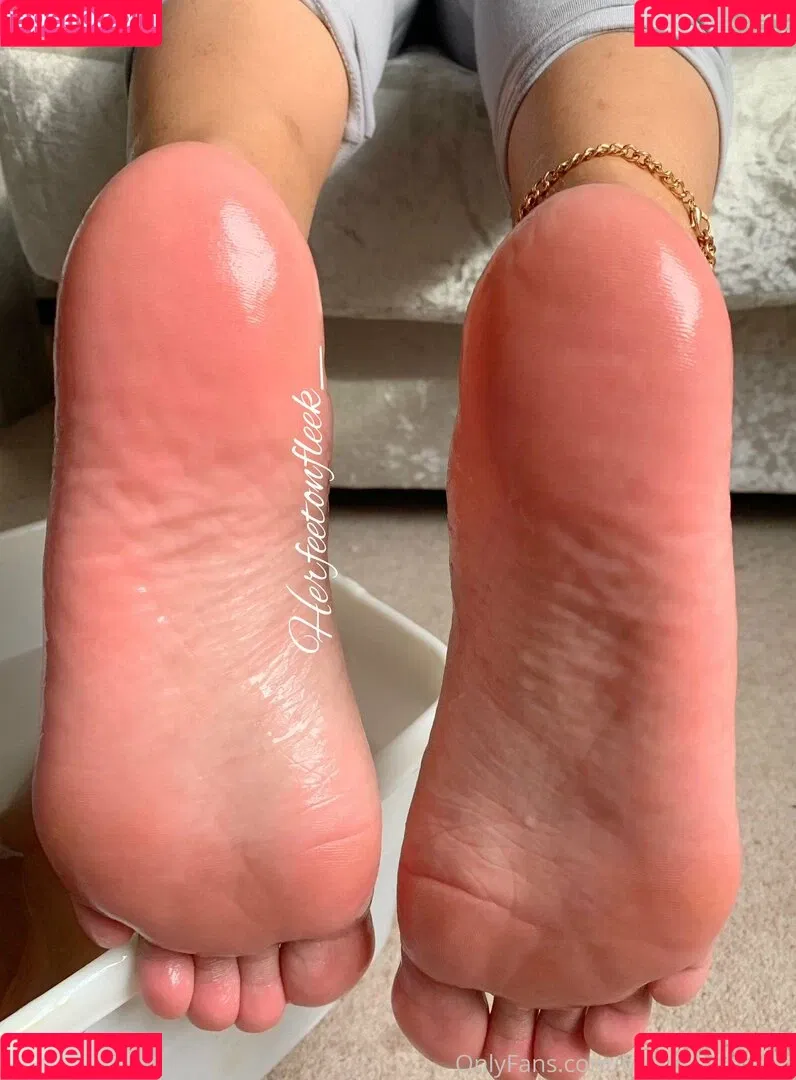 herfeetonfleek_ Onlyfans Photo Gallery 