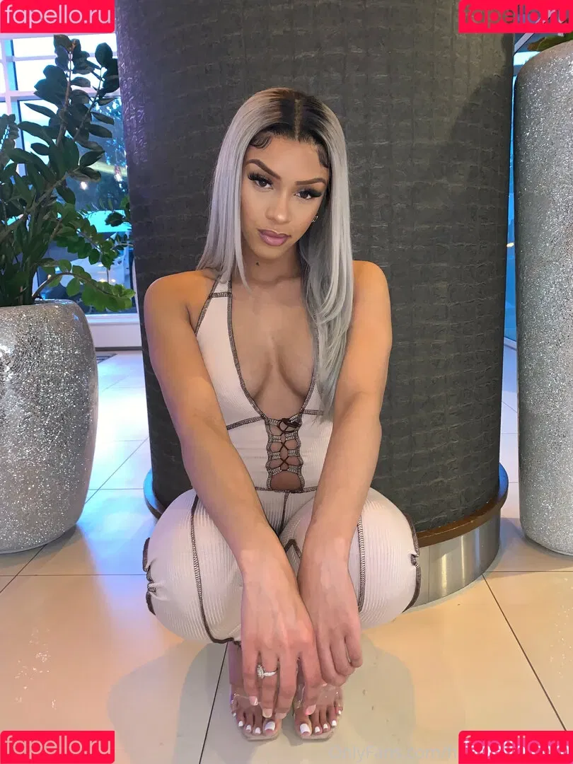 herfeetonfleek_ Onlyfans Photo Gallery 