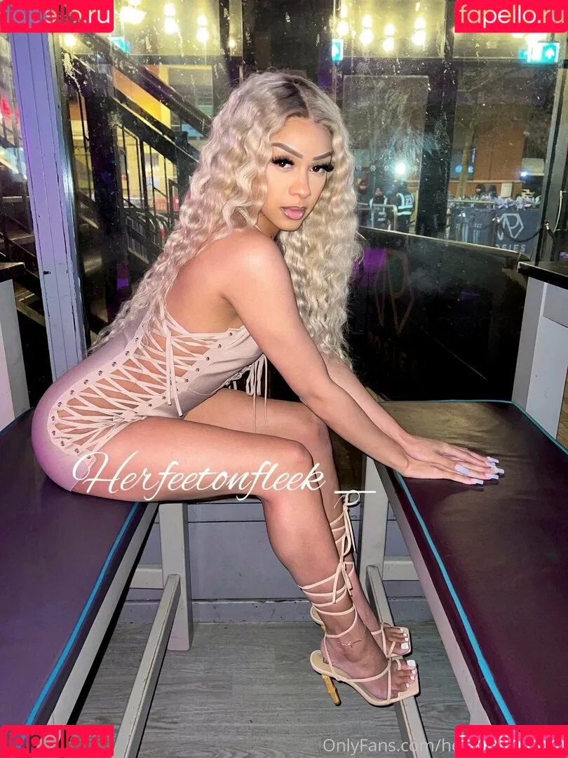 herfeetonfleek_ Onlyfans Photo Gallery 