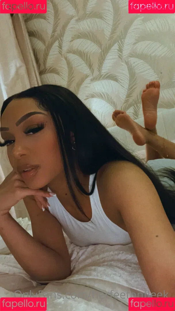 herfeetonfleek_ Onlyfans Photo Gallery 