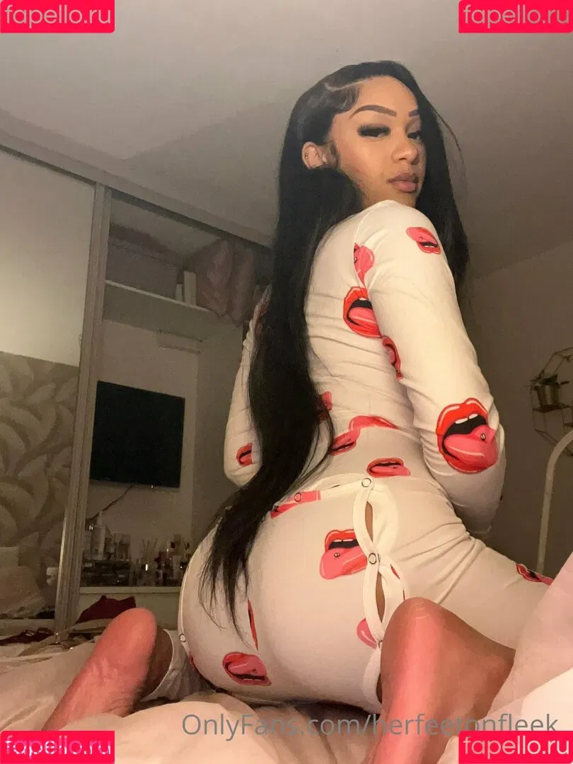 herfeetonfleek_ Onlyfans Photo Gallery 