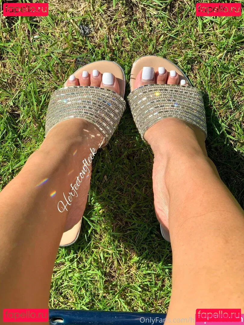 herfeetonfleek_ Onlyfans Photo Gallery 