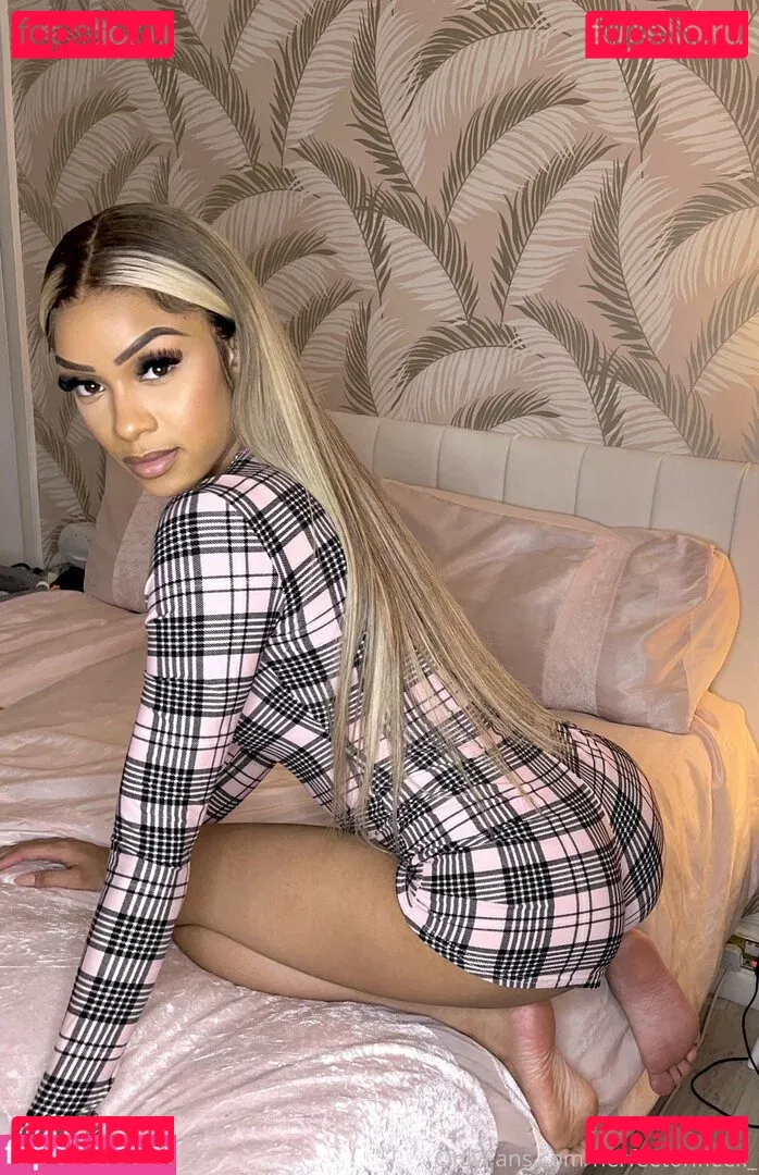 herfeetonfleek_ Onlyfans Photo Gallery 