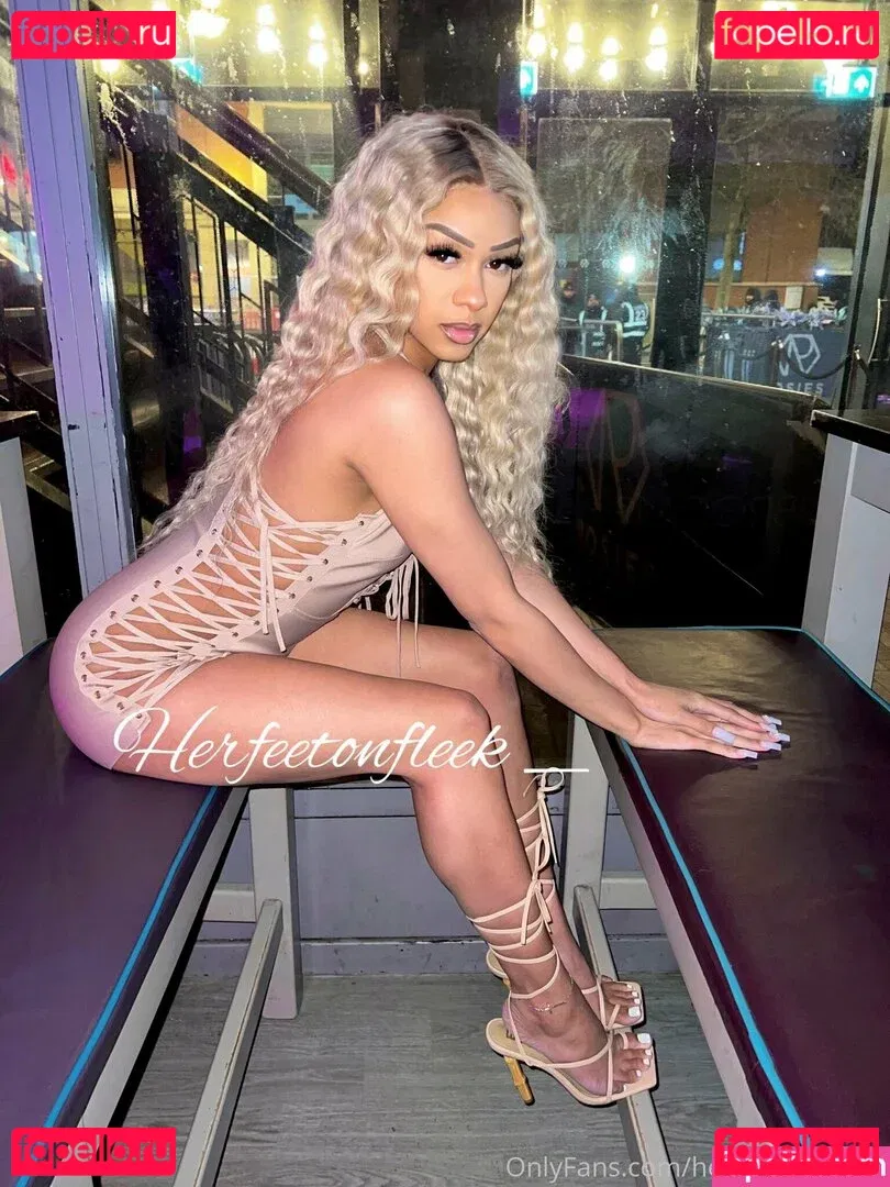 herfeetonfleek_ Onlyfans Photo Gallery 