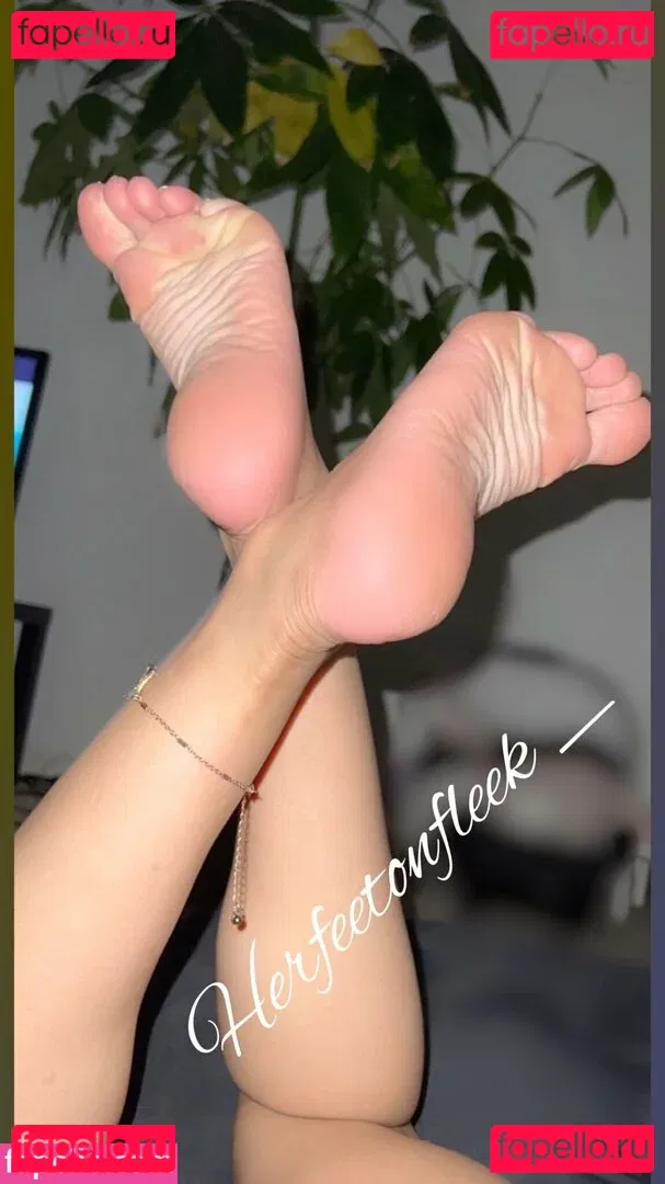 herfeetonfleek_ Onlyfans Photo Gallery 