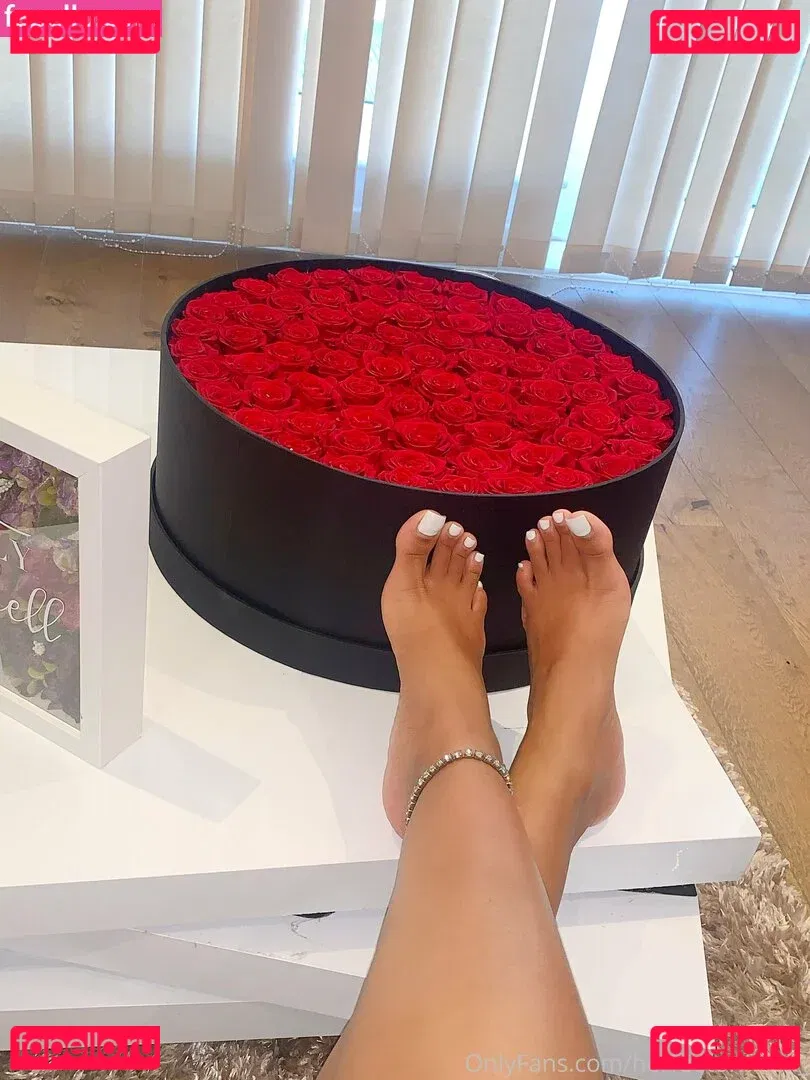 herfeetonfleek_ Onlyfans Photo Gallery 