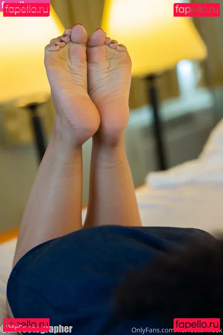 herfeetonfleek_ Onlyfans Photo Gallery 