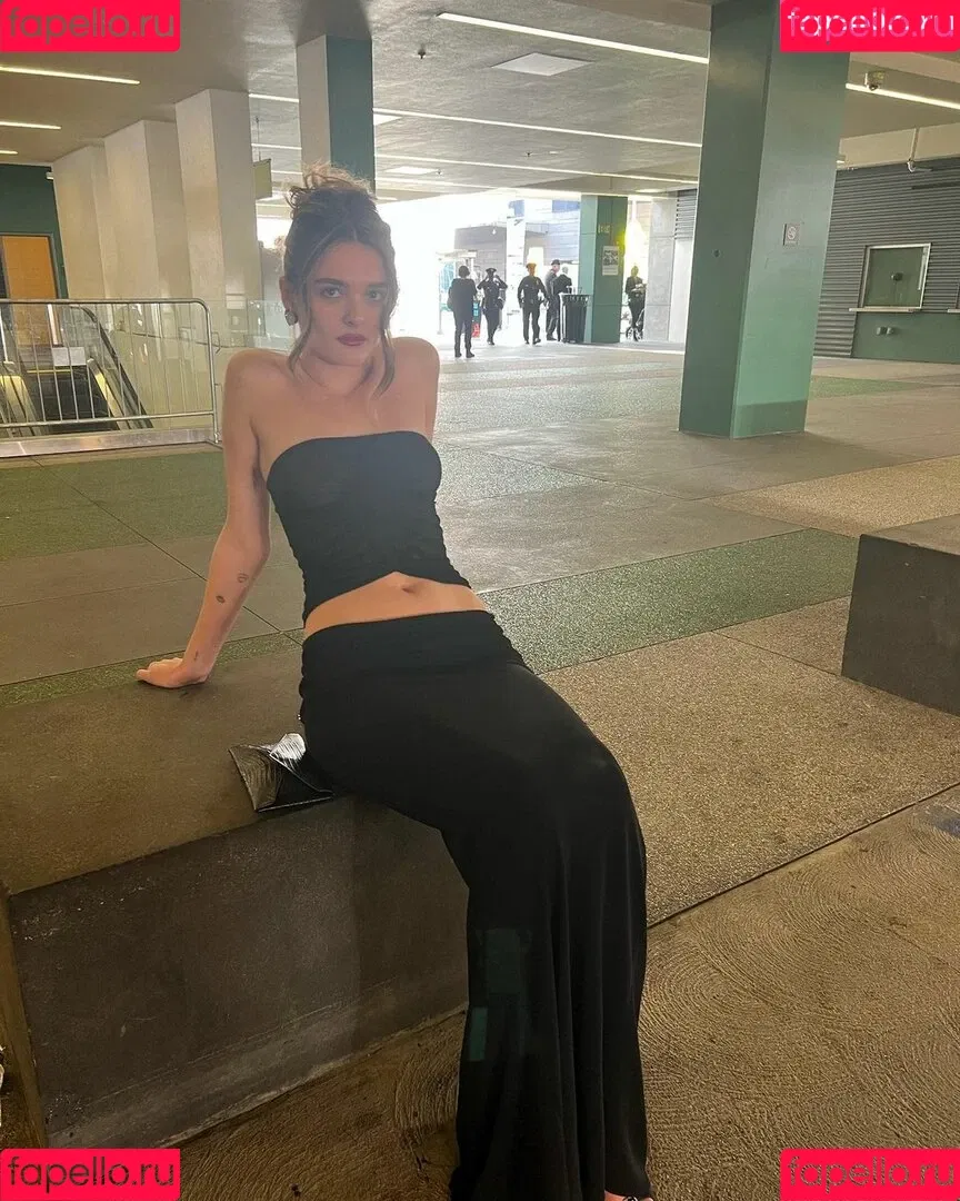Charlotte Lawrence Onlyfans Photo Gallery 
