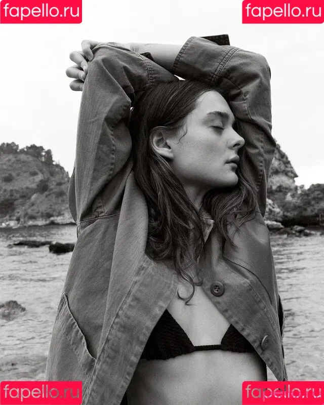 Charlotte Lawrence Onlyfans Photo Gallery 