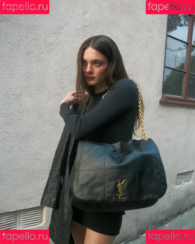 Charlotte Lawrence Onlyfans Photo Gallery 