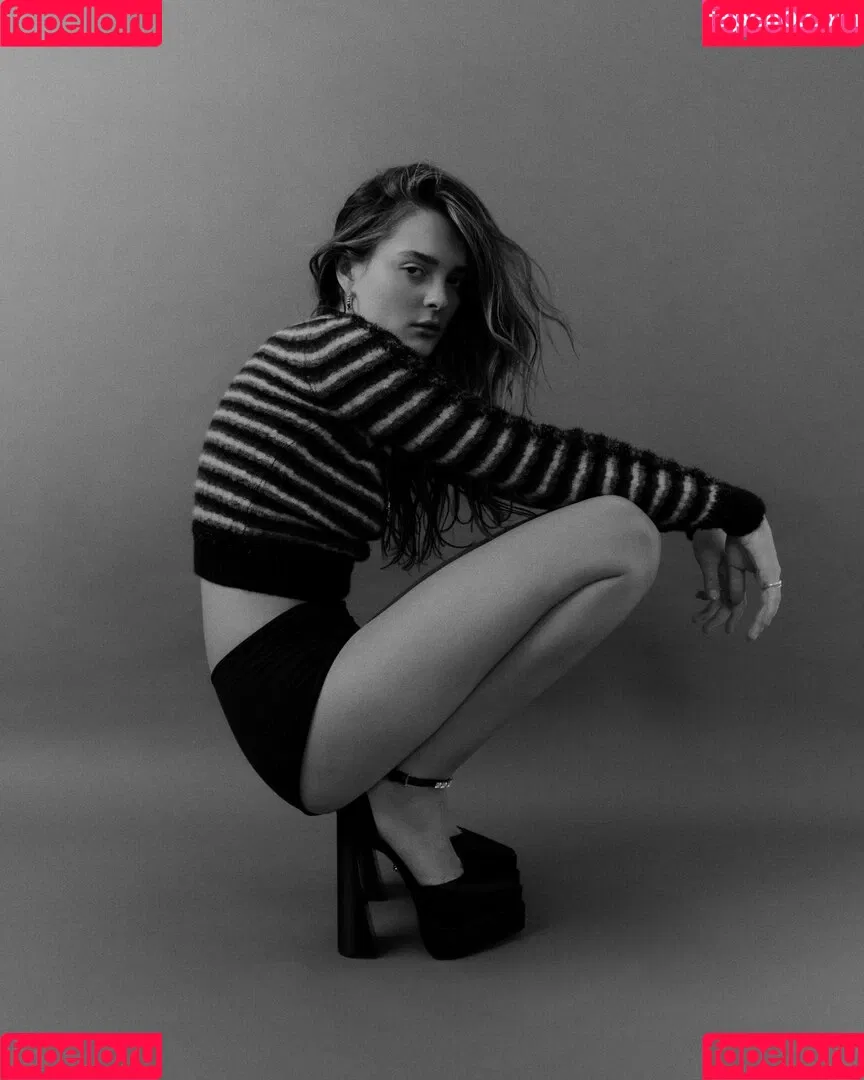 Charlotte Lawrence Onlyfans Photo Gallery 