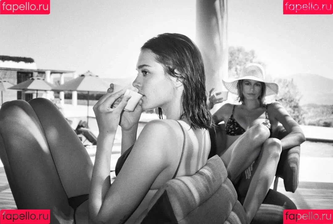 Charlotte Lawrence Onlyfans Photo Gallery 