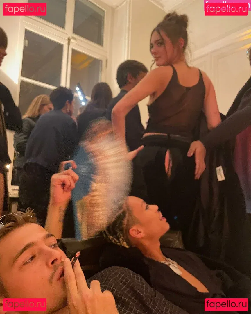 Charlotte Lawrence Onlyfans Photo Gallery 