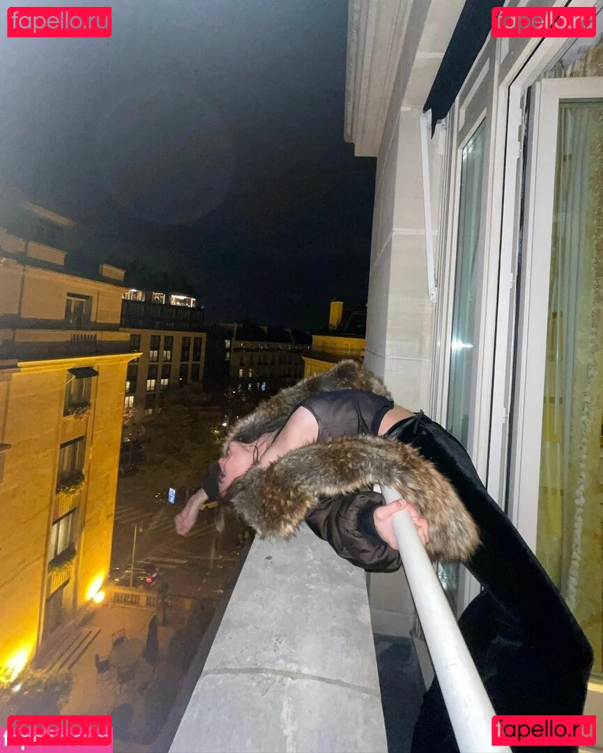 Charlotte Lawrence Onlyfans Photo Gallery 