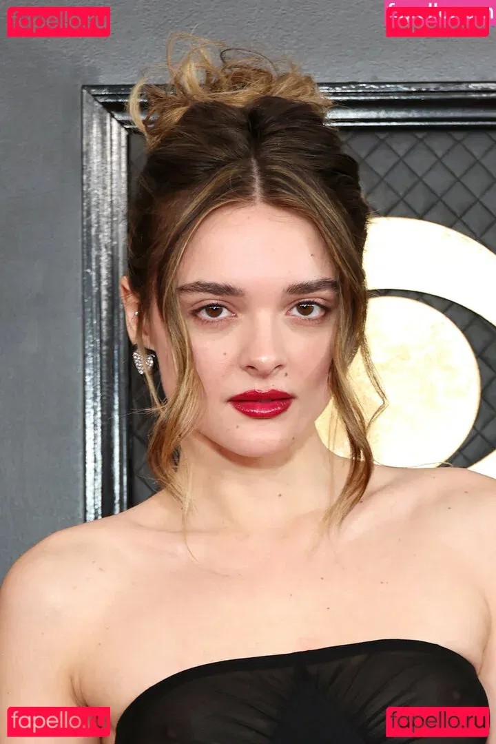 Charlotte Lawrence Onlyfans Photo Gallery 