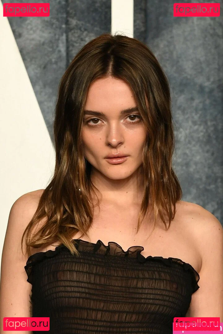 Charlotte Lawrence Onlyfans Photo Gallery 