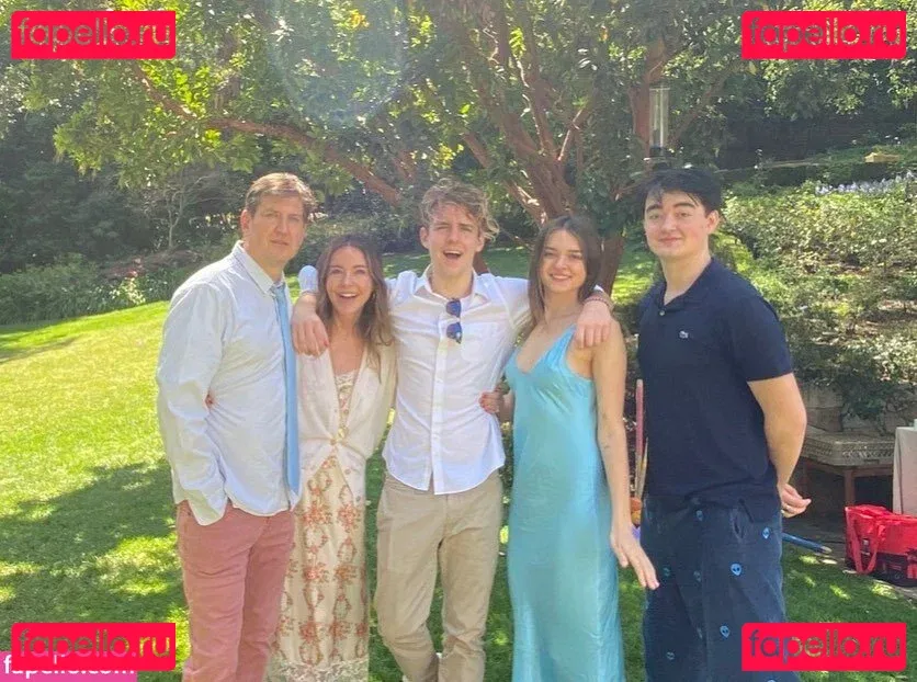 Charlotte Lawrence Onlyfans Photo Gallery 