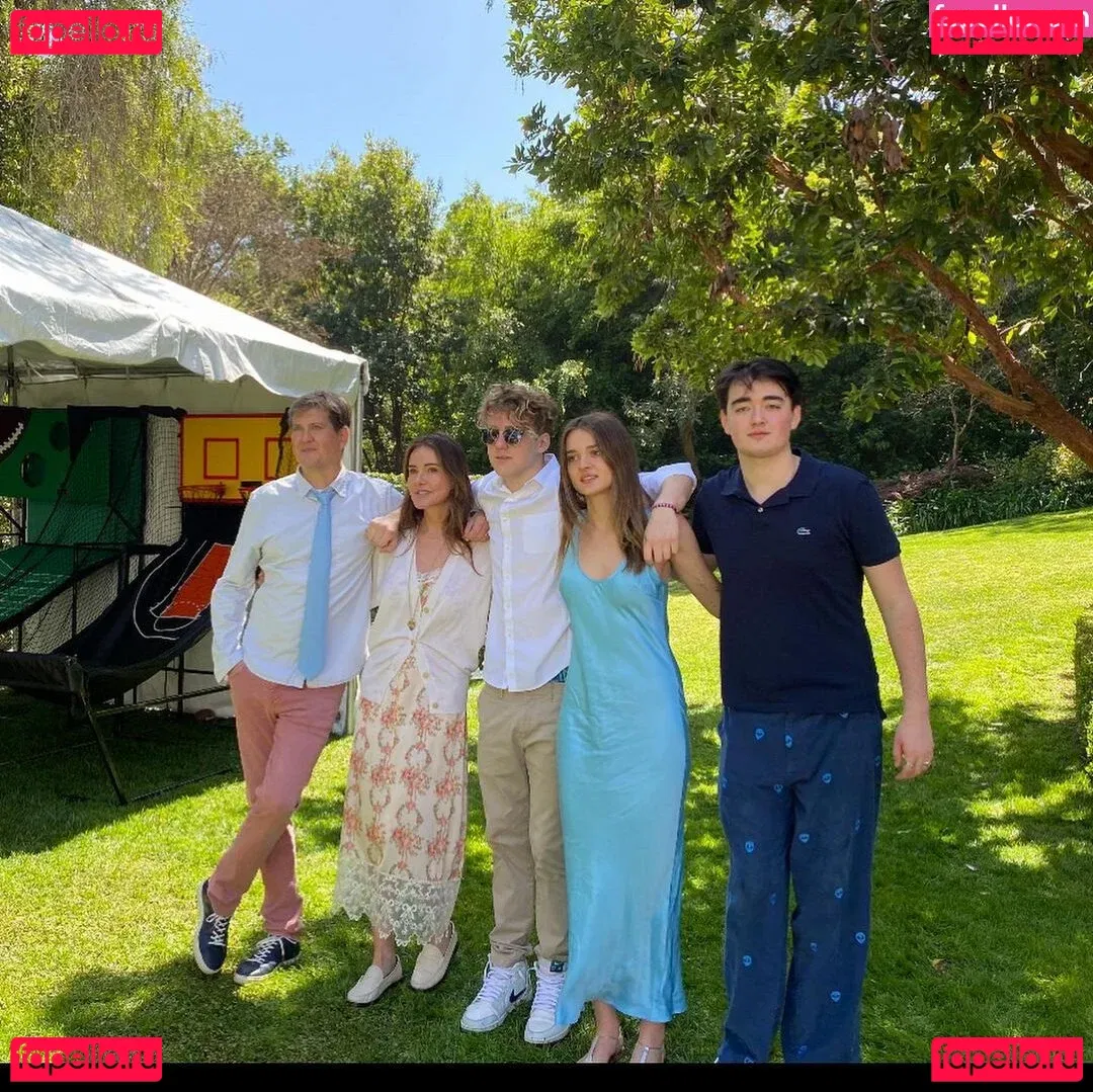 Charlotte Lawrence Onlyfans Photo Gallery 