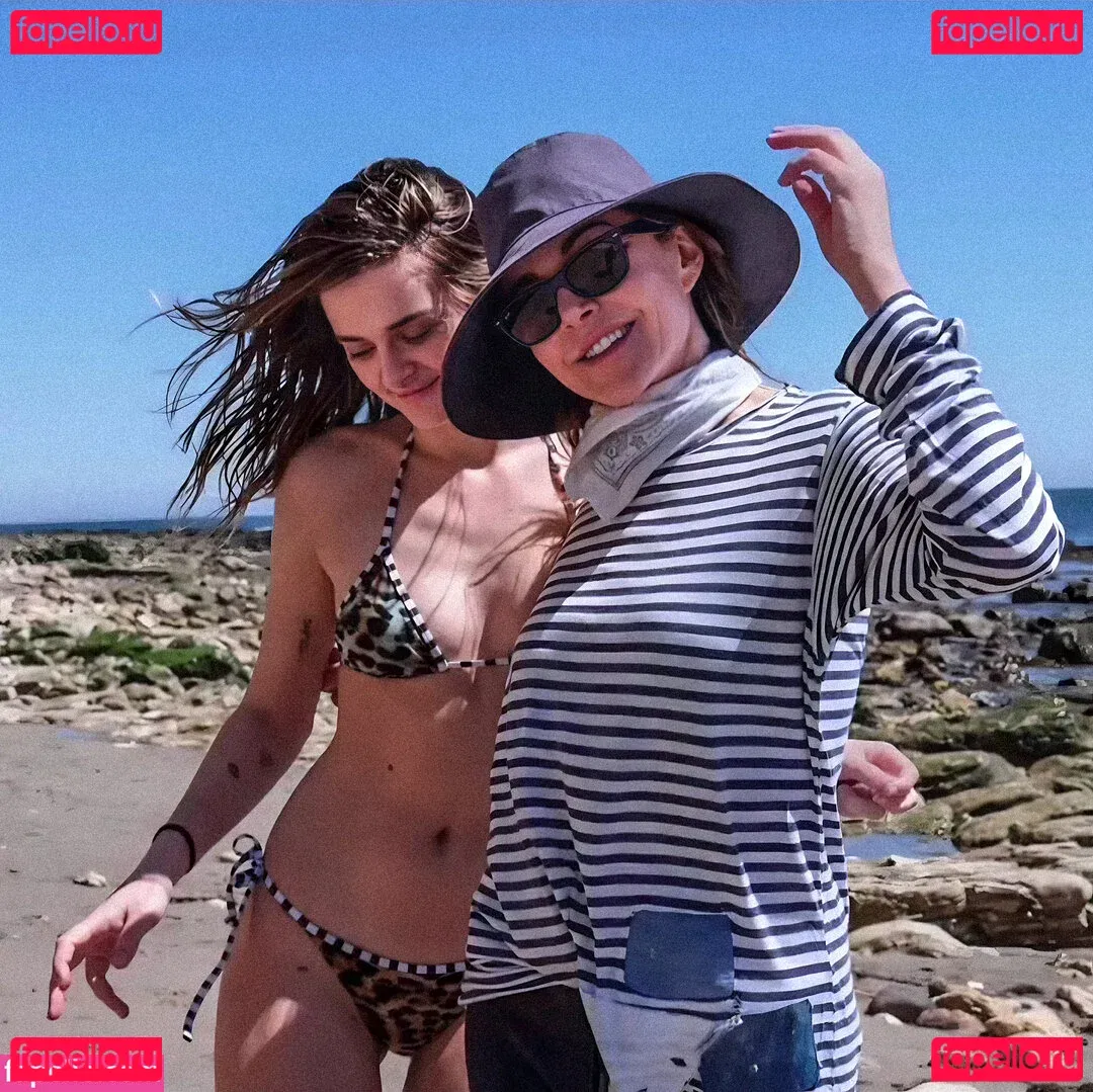 Charlotte Lawrence Onlyfans Photo Gallery 