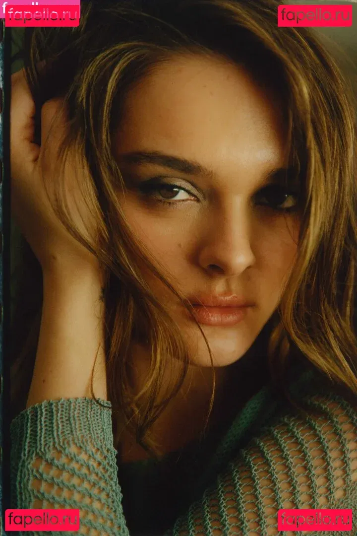 Charlotte Lawrence Onlyfans Photo Gallery 