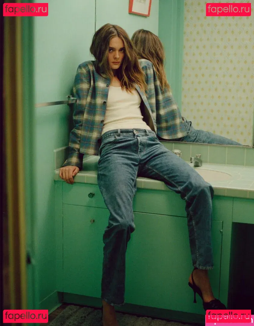 Charlotte Lawrence Onlyfans Photo Gallery 