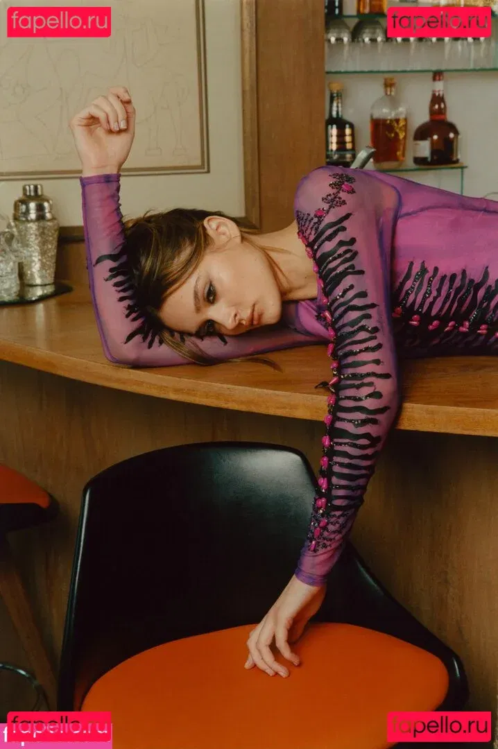 Charlotte Lawrence Onlyfans Photo Gallery 