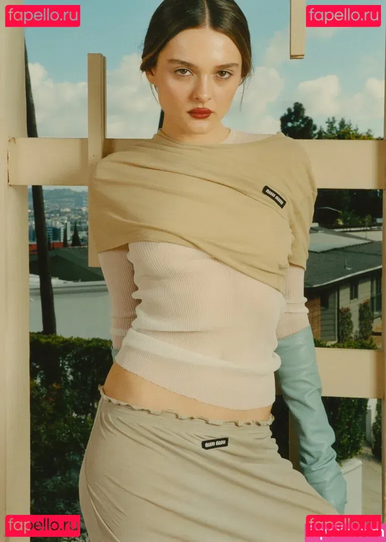 Charlotte Lawrence Onlyfans Photo Gallery 